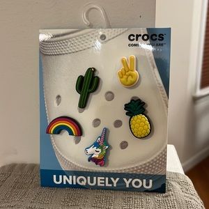 CROCS Jibbitz Fun Trend 5 Pack Rainbow, Cactus, Peace, Pineapple & Unicorn